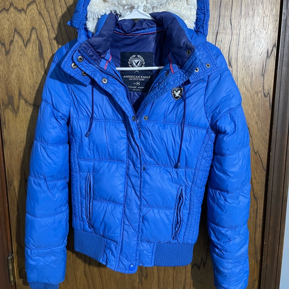 Womens AE puffer coat. Sz small.